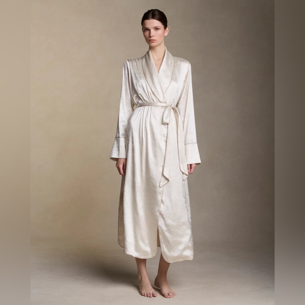 NWT Danielle Frankel Lounge Robe in Pearl